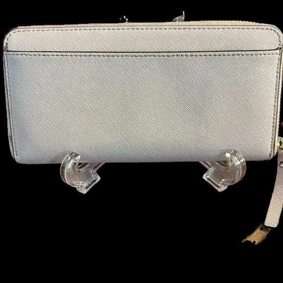 Kate Spade New York LAVENDER Saffiano Zip Around Wallet Excellent Condition - Picture 8 of 9